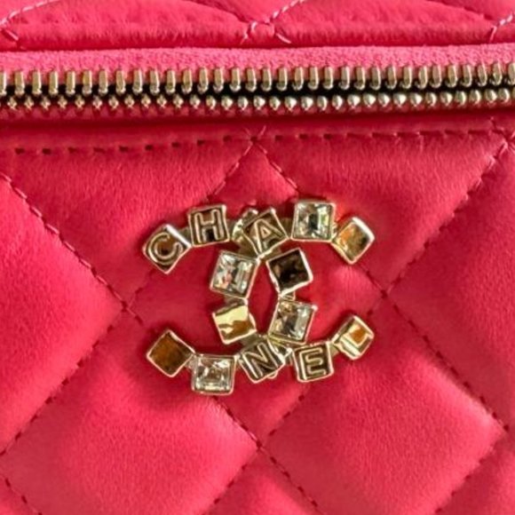 New Chanel Fuchsia Quilted Leather Clutch with Chain Bag Limited Edition - Picture 3 of 16